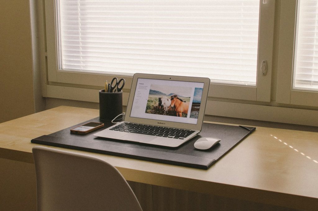 Hoogte verstelbare bureau voor productiviteit